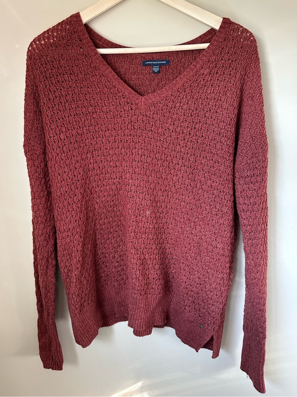 American Eagle Open Knit V‑Neck Sweater – Rust Textured Women’s Pullover